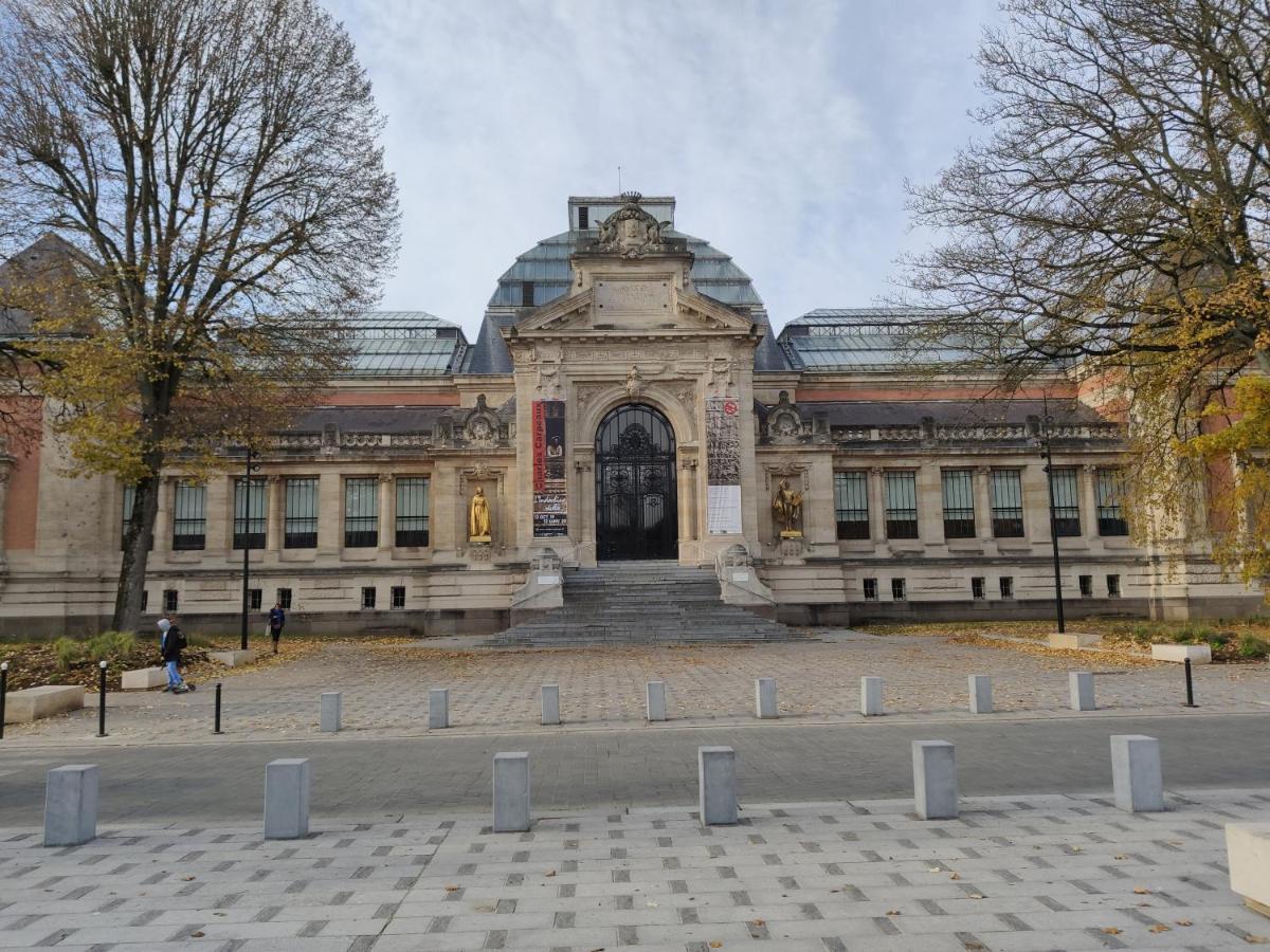 Résidence MUSEE-HOME - Centre ville Valenciennes Esterno foto